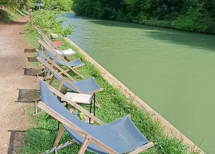 - Hébergement de vacances *